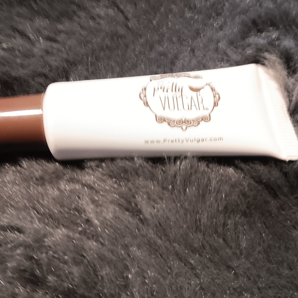 PRETTY VULGAR
Cool AF Lava Water Foundation Light (Skinny Dip)